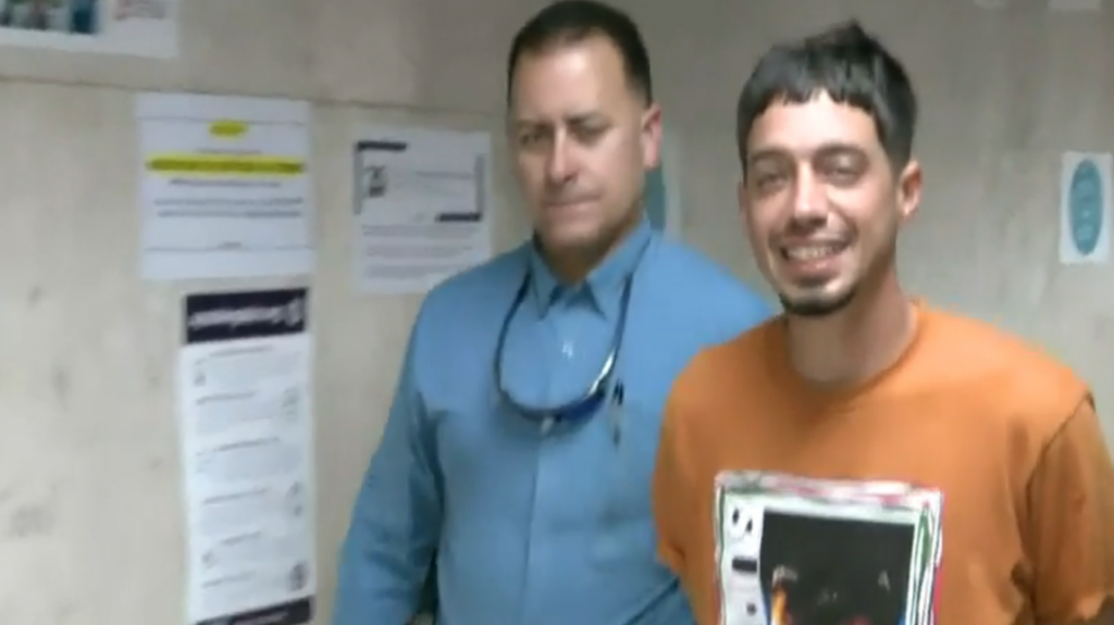  Video: Intent&oacute; asaltar el Banco Popular, pero dice que es &ldquo;Para ayudar al pueblo&rdquo; 