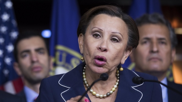 DemÃ³cratas denuncian lentitud e ineficacia de Trump ante desastre en Puerto Rico