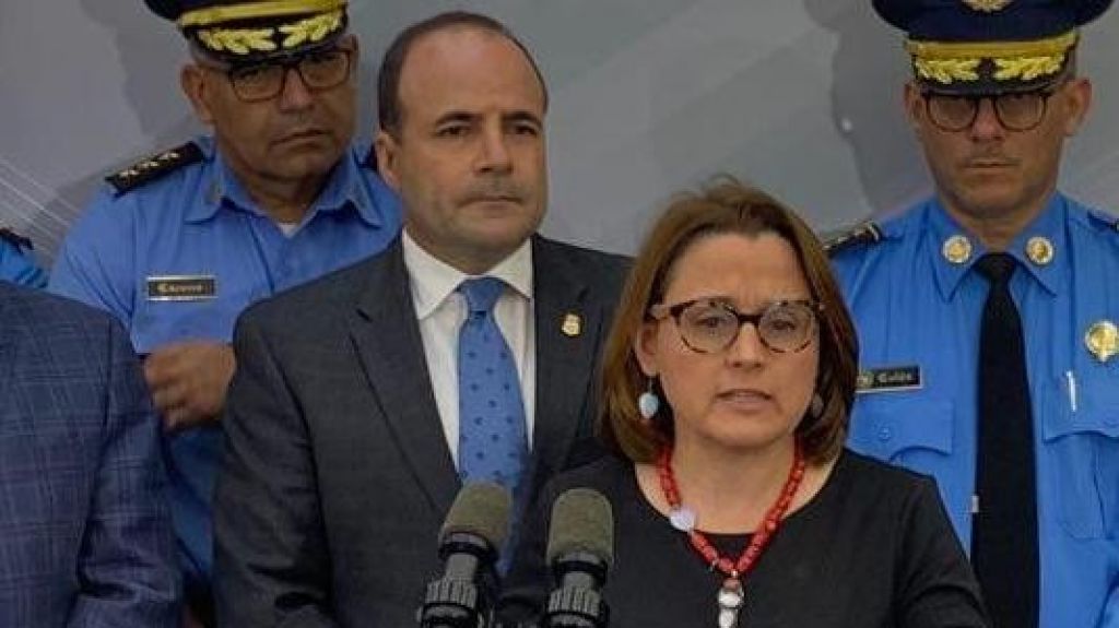  Le piden la renuncia a la secretaria de Justicia y renunci&oacute; 