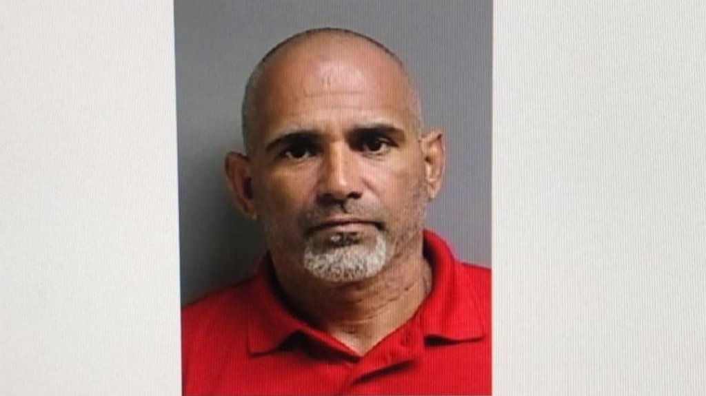  Arrestan por violencia dom&eacute;stica a &ldquo;Pelayito&rdquo; V&aacute;zquez, &aacute;rbitro de la WWC 