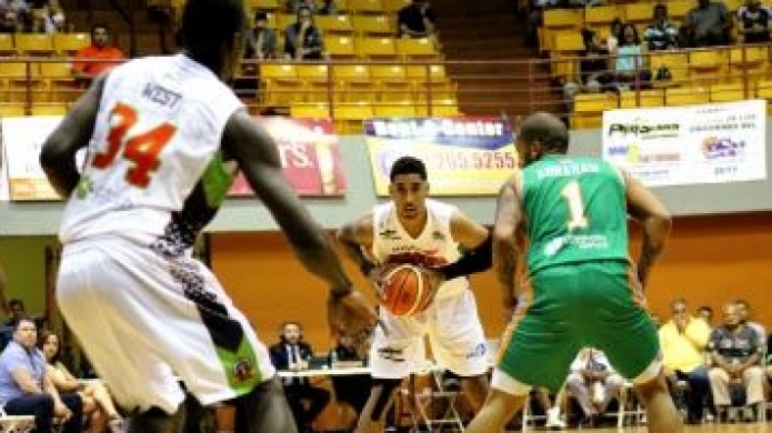 Caciques dominan a los Indios en MayagÃ¼ez