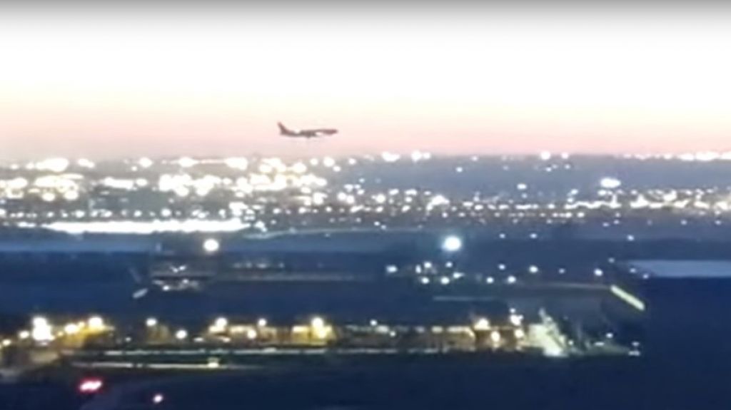  VIDEOS: As&iacute; se vivi&oacute; desde el interior del avi&oacute;n de Air Canada el aterrizaje de emergencia en Madrid 