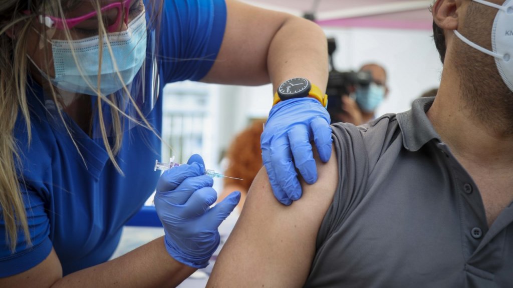  Alcaldesa de Barceloneta anuncia Coviveo y vacunaci&oacute;n masiva 