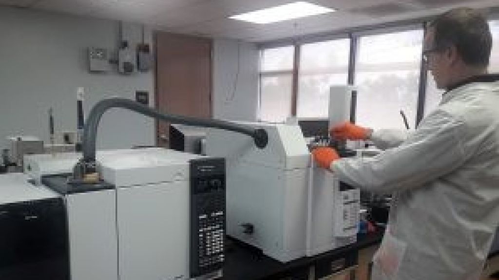  Ciencias Forenses adquiere modernos equipos para sus laboratorios 