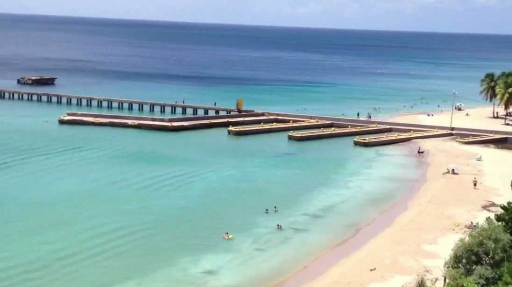  Agreden a hombre en estacionamiento de playa Crash Boat en Aguadilla 