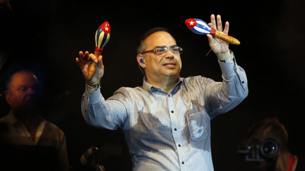  Gilberto Santa Rosa comienza su caminar hacia otros 40 a&ntilde;os con nuevo disco 