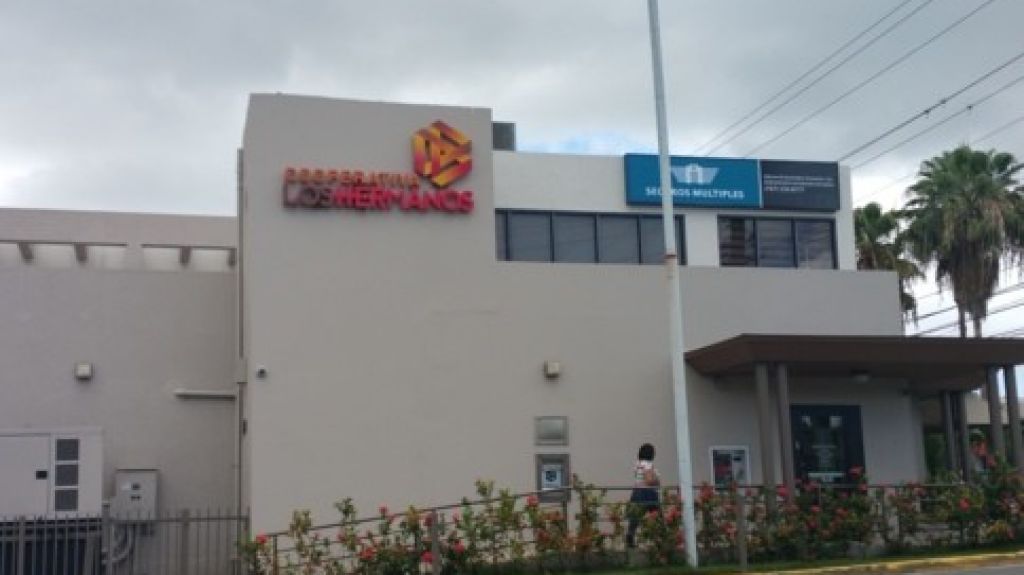  Le roban 3,500 d&oacute;lares en efectivo a mujer en estacionamiento de cooperativa en R&iacute;o Piedras 