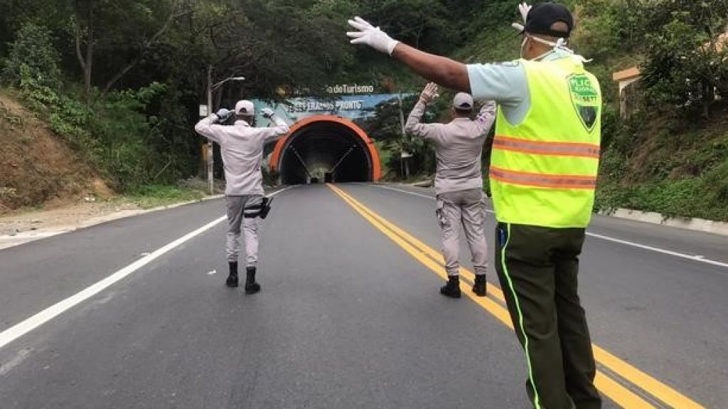 Coronavirus/Gobierno prohíbe los viajes de vacaciones en Semana Santa y la entrada de extraños a las provincias 