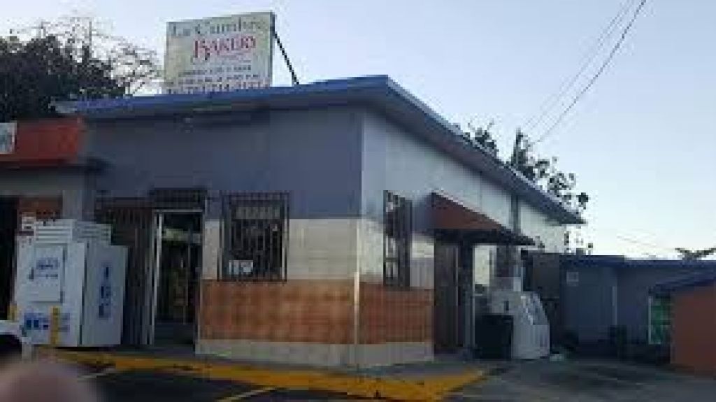  Agreden clientes en robo en panader&iacute;a de Cidra 