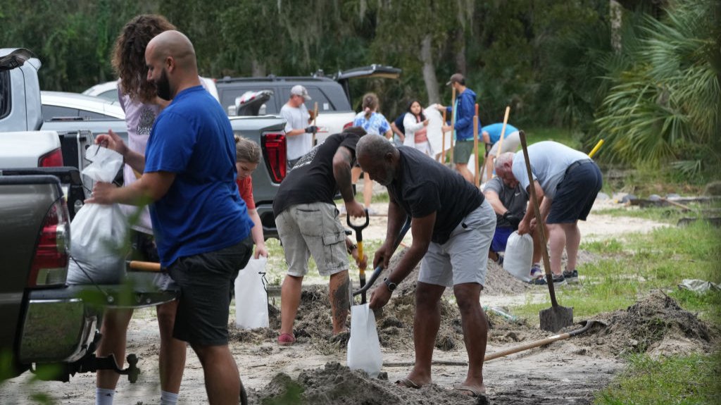  Huracán Milton se fortalece y se espera que toque tierra en Florida el miércoles por la noche 
