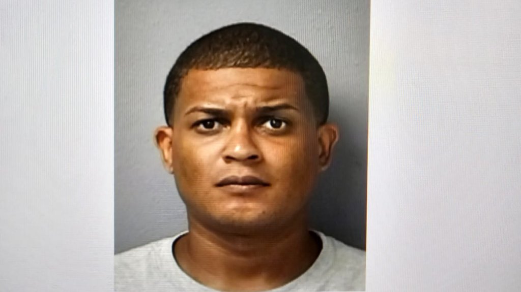  Le radican cargos a sujeto que le vendió drogas a un agente encubierto 