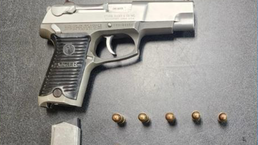  Ocupan arma de fuego en residencial de Ponce 