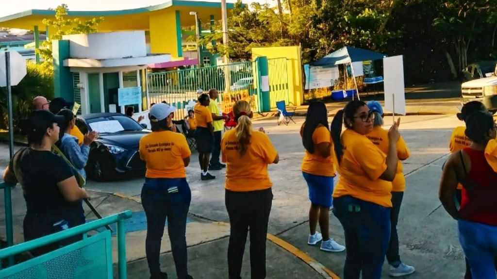  Padres rechazan Escuela Ecol&oacute;gica de Dorado se convierta en escuela charter 