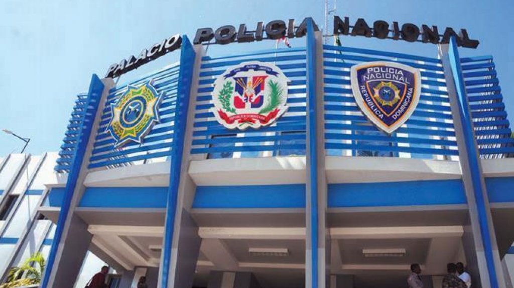  Asaltantes hieren a dos agentes policiales para quitarles sus armas de reglamento 