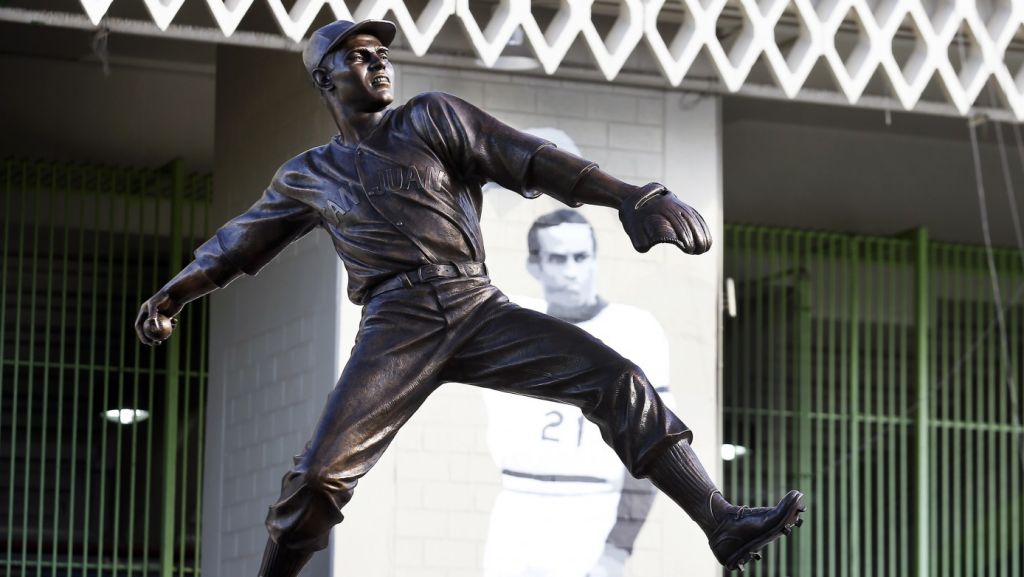  Restauran la estatua de Hiram Bithorn 