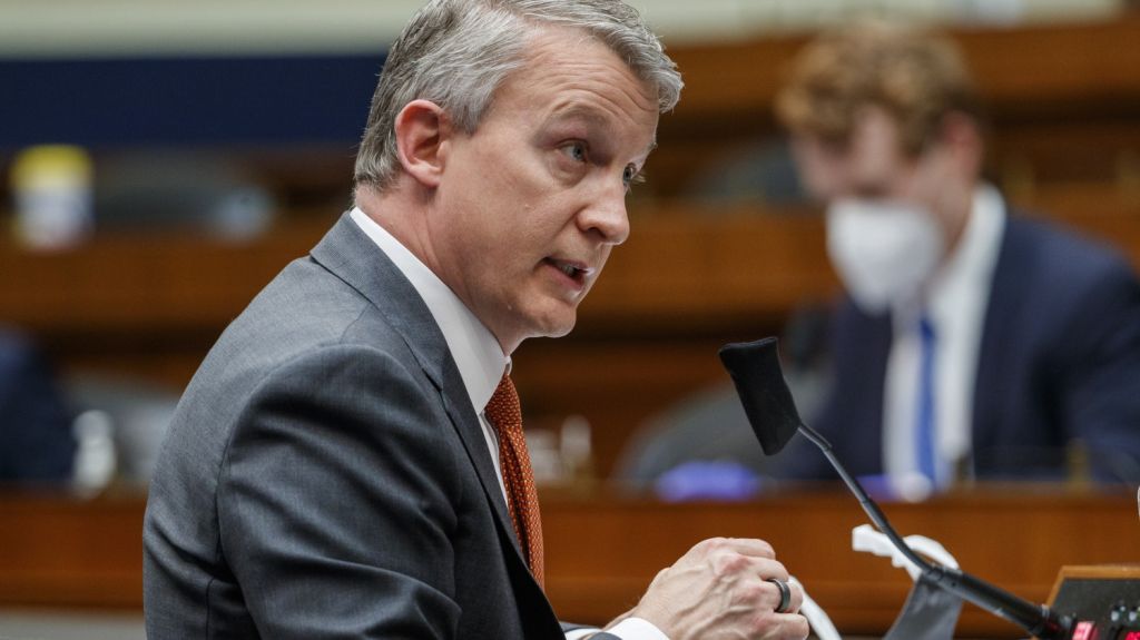  Vea video: Cient&iacute;fico avisa que habr&aacute; escasez de vacunas en EEUU si no se toman medidas 