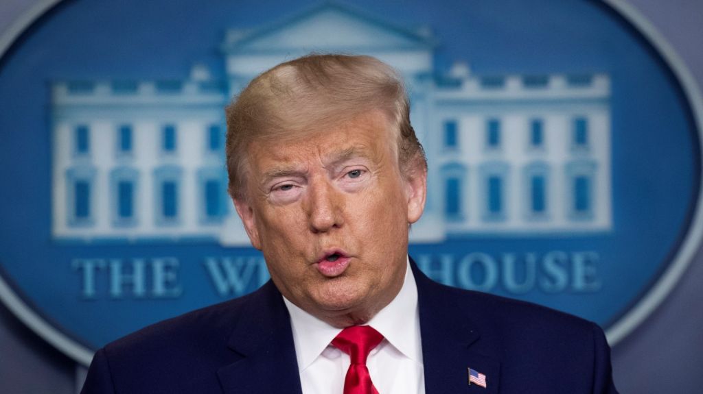  Trump estudia restricciones de entrada en frontera con M&eacute;xico por coronavirus 