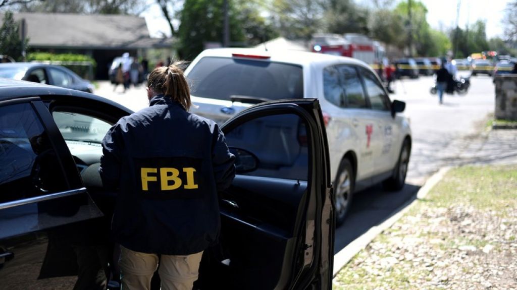  La Polic&iacute;a de EE.UU. arresta a tres hombres que supuestamente planeaban realizar tiroteos masivos 