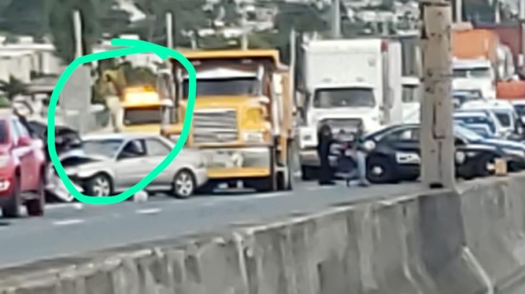 Video del accidente de hoy en el expreso de Caguas en el que muri&oacute; una mujer 