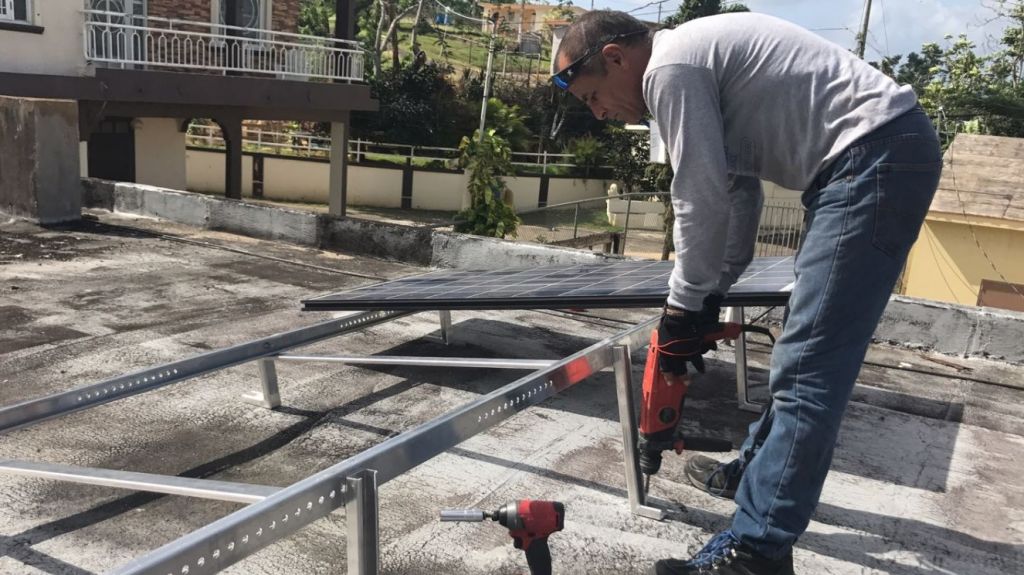 EnergÃ­a solar evita el cierre de escuela en el oeste