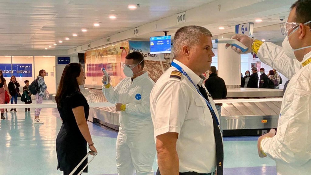  Salud comienza hoy a imponer multa de 300 dólares a pasajeros que lleguen a la Isla sin su prueba negativa de Covid-19 