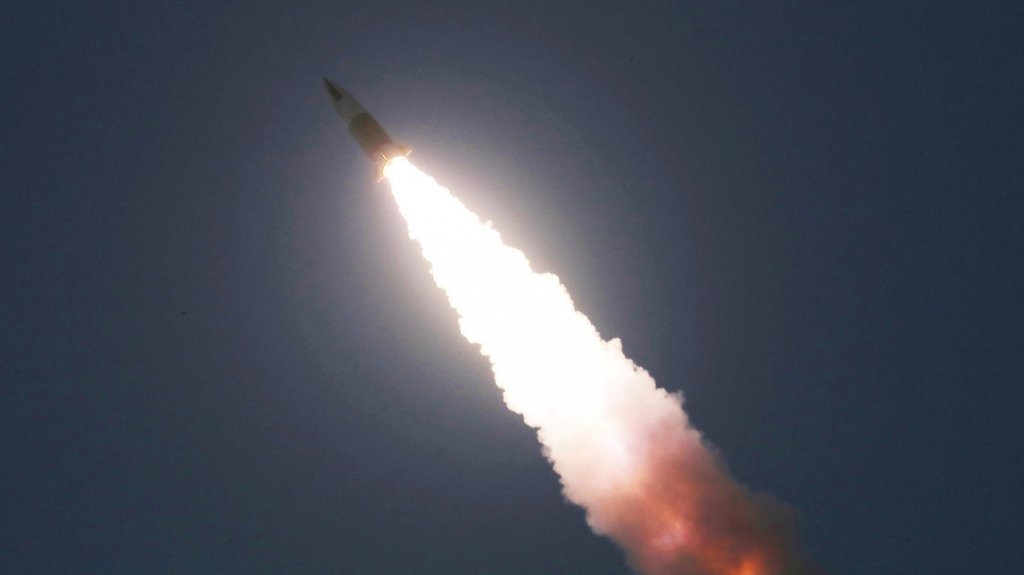  Pionyang dice haber lanzado un nuevo misil t&aacute;ctico 