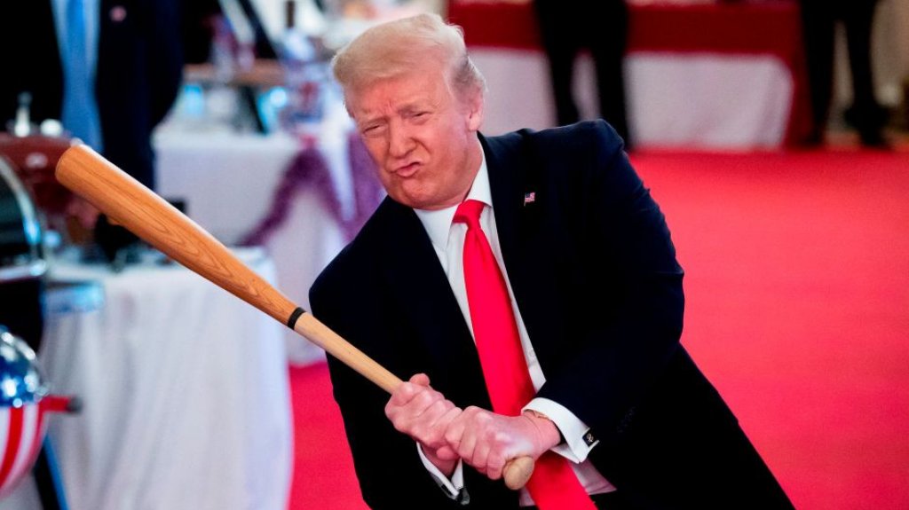  Trump firma el paquete de est&iacute;mulo que incluye pagos directos y ayuda al desempleo 