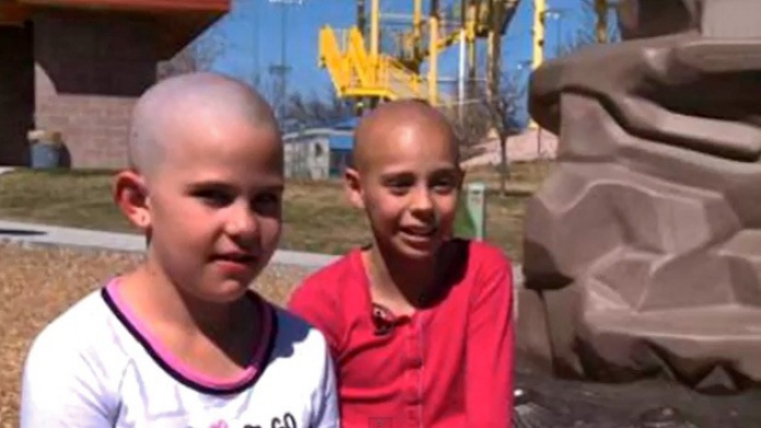 Expulsan a una niÃ±a del colegio por raparse en apoyo a una amiga con cÃ¡ncer