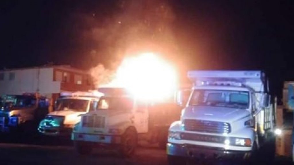  Le prenden fuego a un cami&oacute;n del municipio de moca 