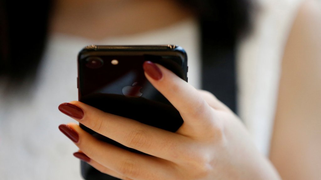  Apple desarrolla una técnica con la que fabricaría iPhones y MacBooks de color negro puro 