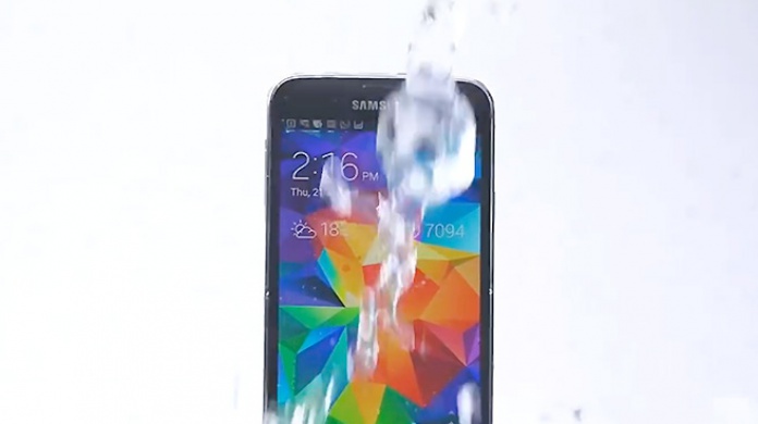 Samsung hace el #IceBucketChallenge y se burla de Apple, Nokia y HTC