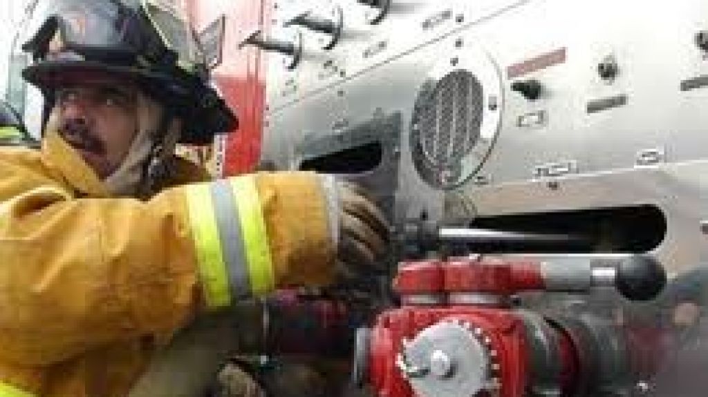  Hallan cadáver calcinado en un carro en Comerío 