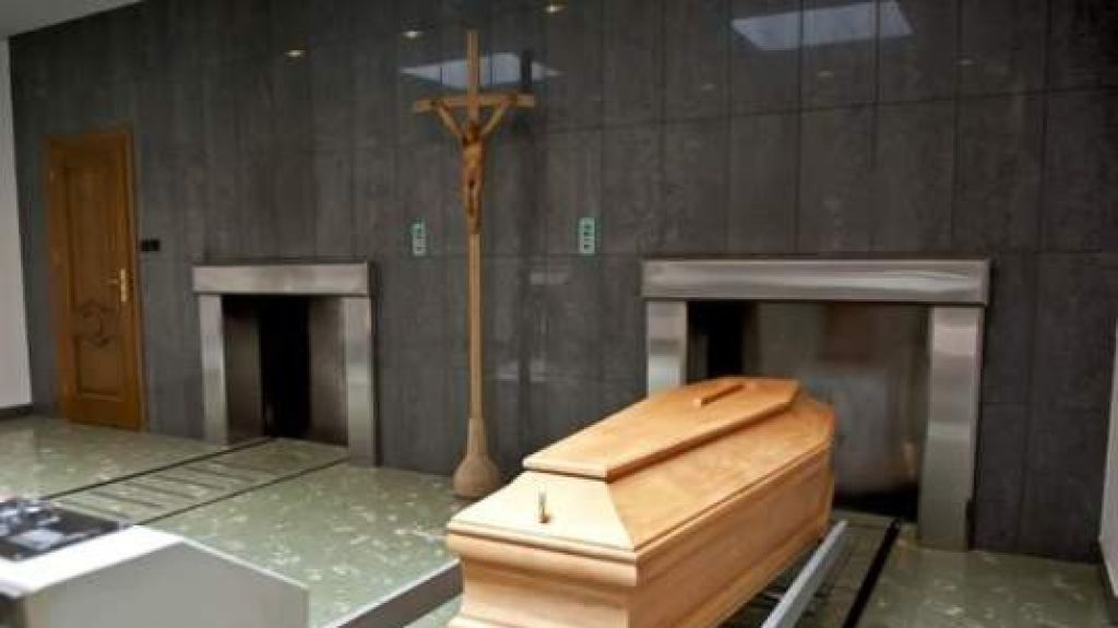  Oposici&oacute;n del sector funerario a proyecto que obliga cremar los fallecidos por el Covid-19 