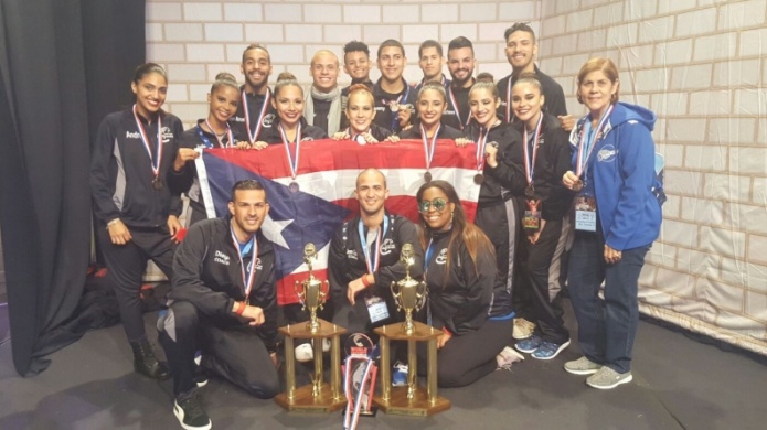 COSECHAN (LOS JAGUARES GIGANTES) DE LA UPR-CAROLINA GALARDONES EN COMPETENCIA DE BAILE EN ORLANDO, FLORIDA