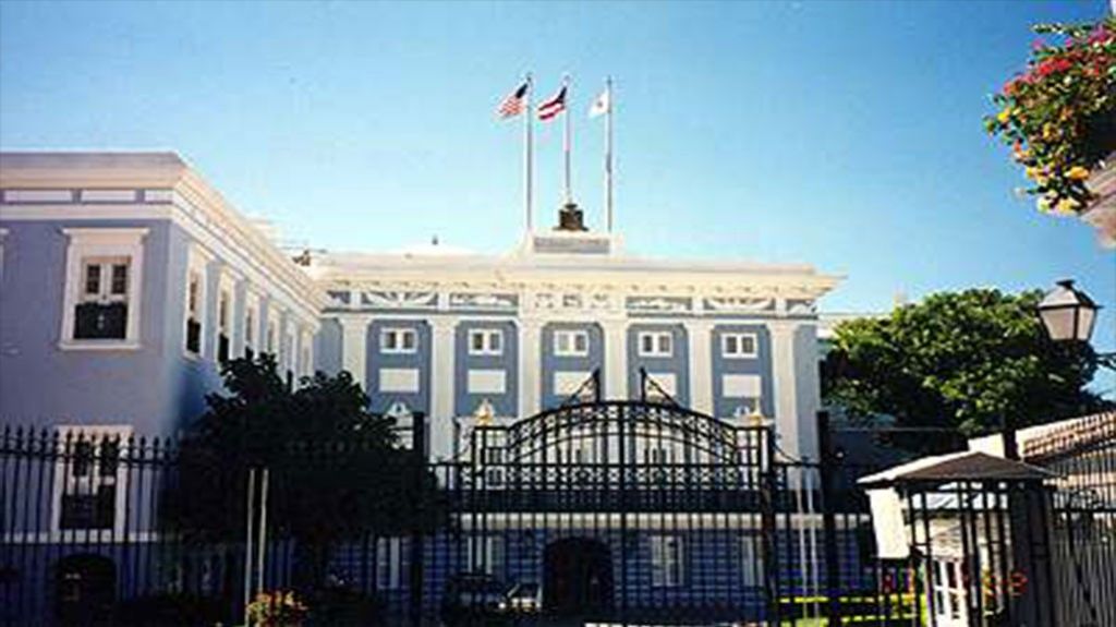  Sobrino dice revisar&aacute;n planes fiscales cuidadosamente 