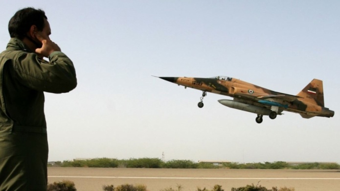 IrÃ¡n retira sus aviones de la isla en disputa con los Emiratos Ãrabes Unidos