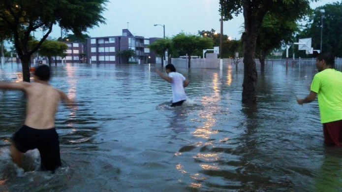 Fotos y video " Aguacero puso en evidencia abandono de Ponce"