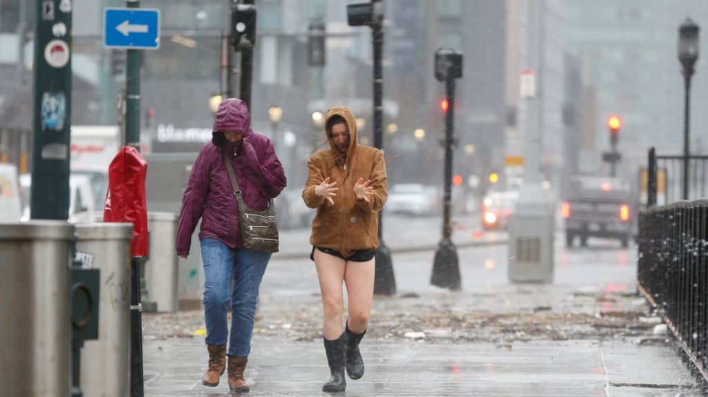  Al menos siete muertos debido al temporal que sacude la costa este de EE.UU. 