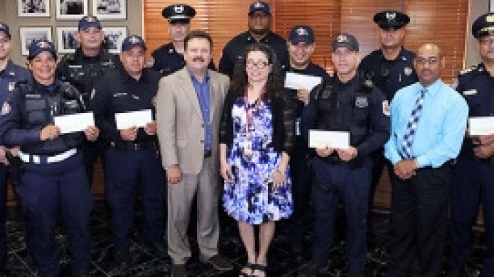 Municipio de Carolina entrega 2.6 millones de dÃ³lares en bonos de Navidad