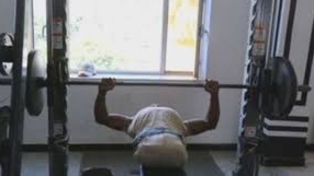  Vea video: Yemen&iacute; que perdi&oacute; sus piernas entrena para representar a su pa&iacute;s en competiciones 