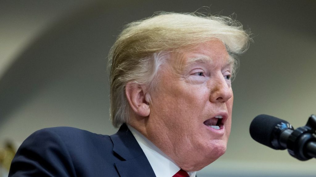  Hijas de un pod&oacute;logo dicen que Trump evit&oacute; Vietnam con informe medico falso 