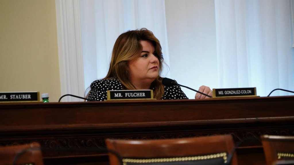  Reintroducen medida para expandir y atraer fábricas de equipos médicos y farmacéuticas a suelo americano 