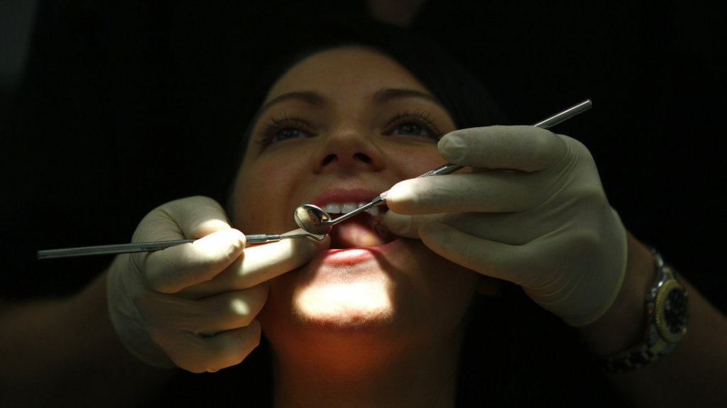  Acusan a un dentista estadounidense de romper los dientes de sus pacientes para estafar a las compa&ntilde;&iacute;as de seguros 