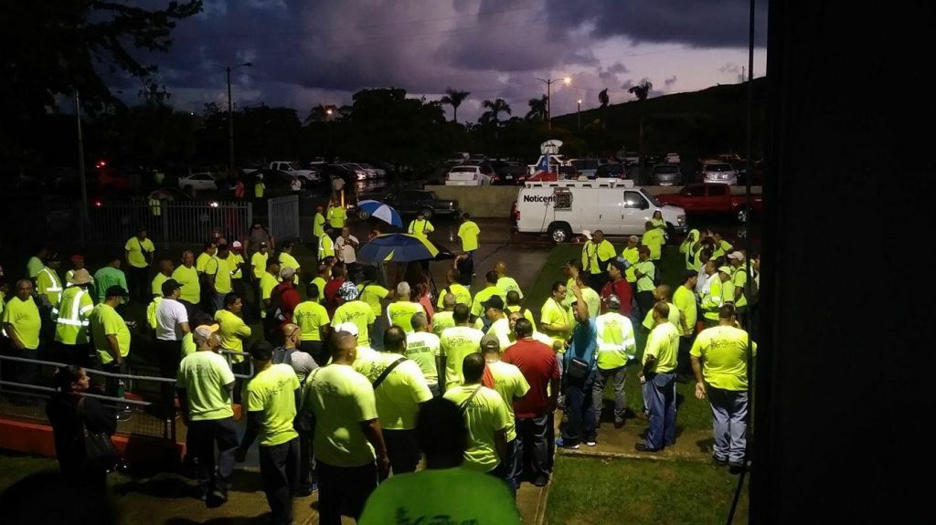 Se le llena la casa de agua a YulÃ­n, mÃ¡s empleados protestan en su contra 
