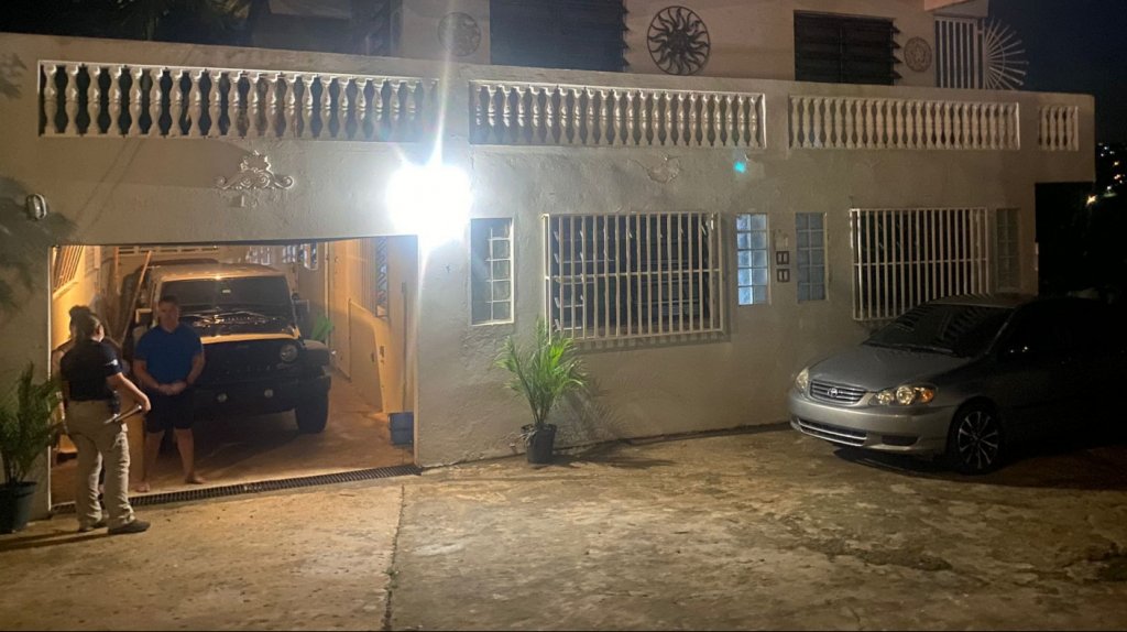  Varios arrestados durante allanamiento en residencia de Toa Alta 