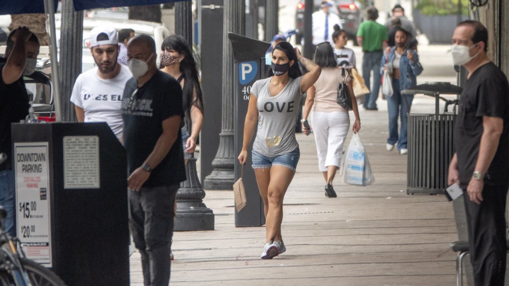  Florida baja de 9.000 contagios diarios por primera vez en casi 20 d&iacute;as 