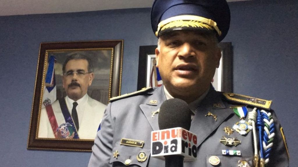  Un Polic&iacute;a en la Republica dominicana se dispara a la cabeza por no tener para un trasplante de h&iacute;gado a su hijo 
