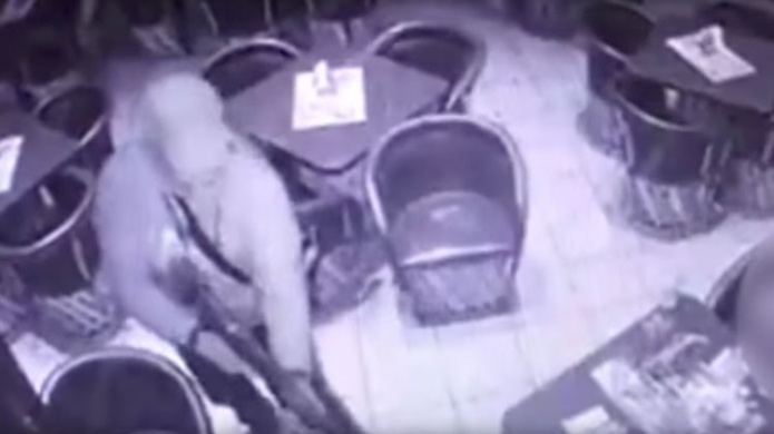 FUERTES IMÃGENES: Hombres fuertemente armados matan a cinco personas en un bar de MÃ©xico