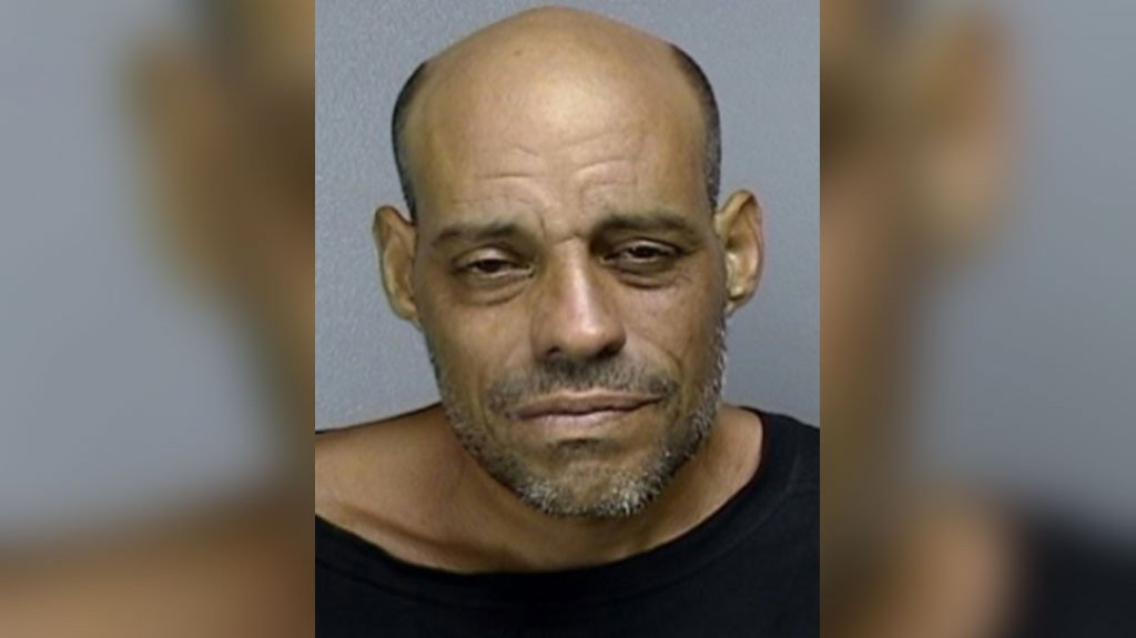  Radican cargos a hombre por robo y comercio ilegal de vehículos en Bayamón 