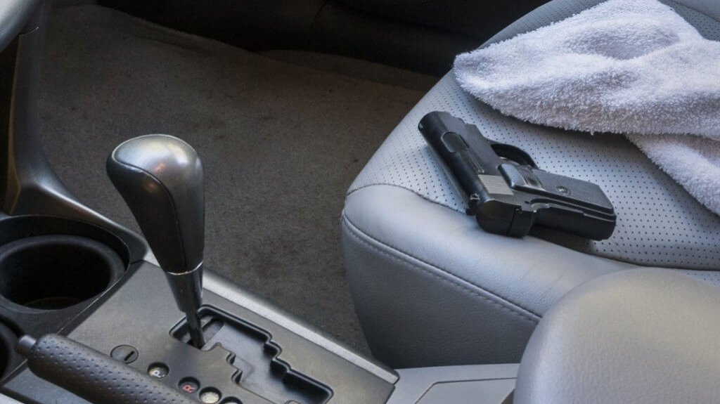  Se roban armas de fuego del interior de dos carros en Caguas y San Juan 